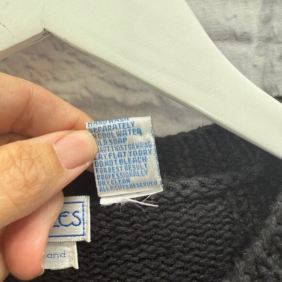 Vintage Northern Isles Womens Cardigan Sweater Black Flowers Size M Hand Knit - Picture 5 of 5